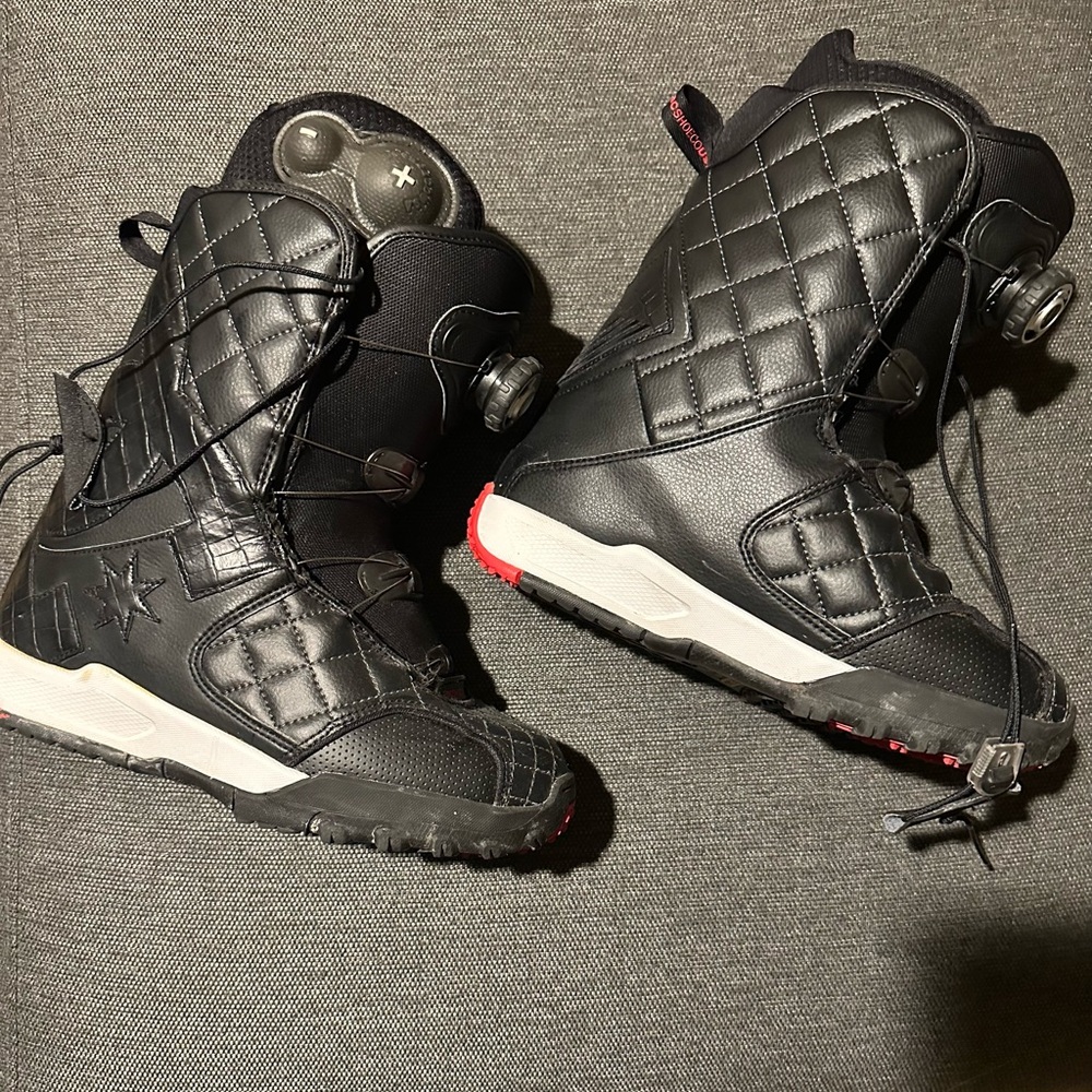 DC Women’s Vintage (2006) Snowboard Boots
